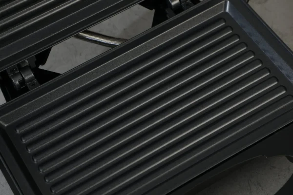 Sandwichera y Parrillera 800W X12 - Imagen 2