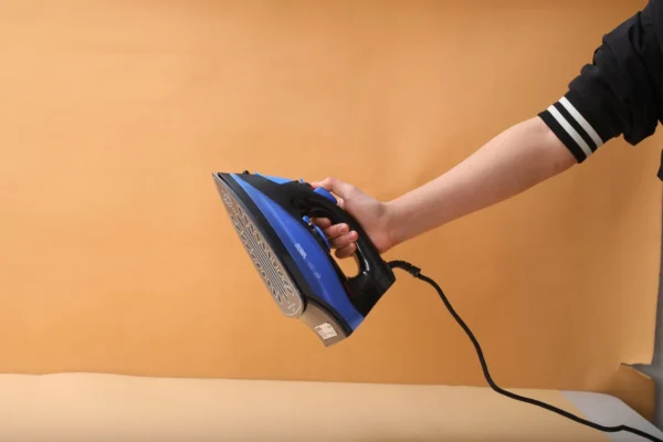 Plancha de Vapor con base Cerámica Antiadherente 2400W X10 - Imagen 4