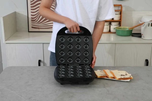 Máquina de Mini Donas de 16 Moldes Antiadherente 1400W X8 - Imagen 3