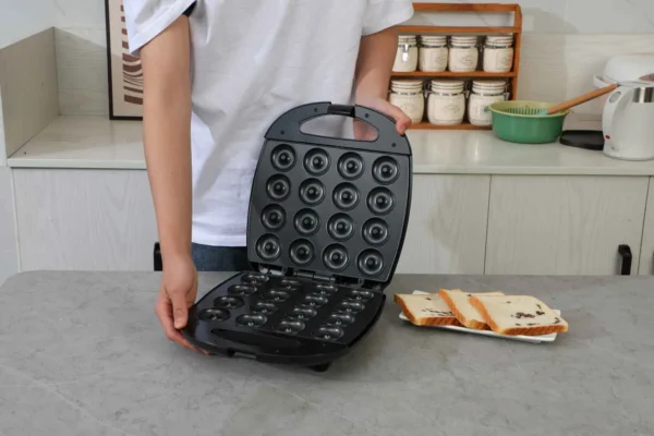 Máquina de Mini Donas de 16 Moldes Antiadherente 1400W X8 - Imagen 4
